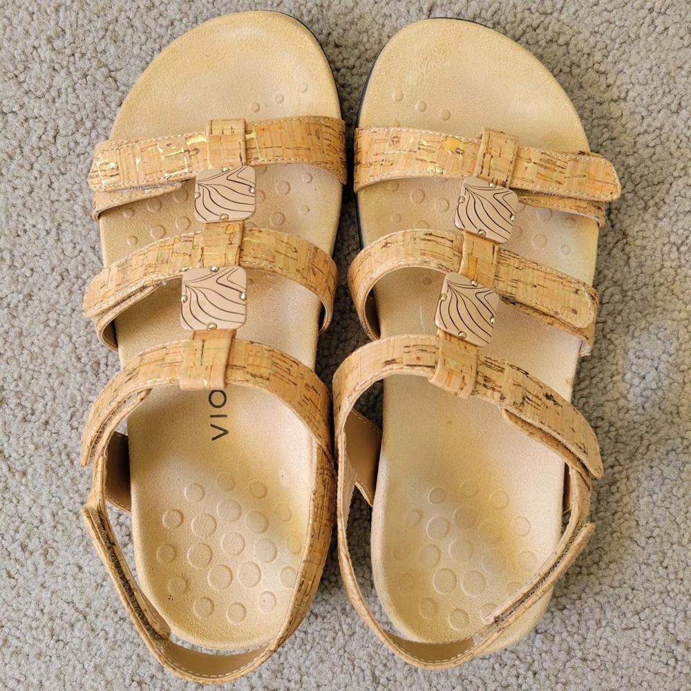 Women's 8 Wide Vionic Amber Gold Cork Sandal